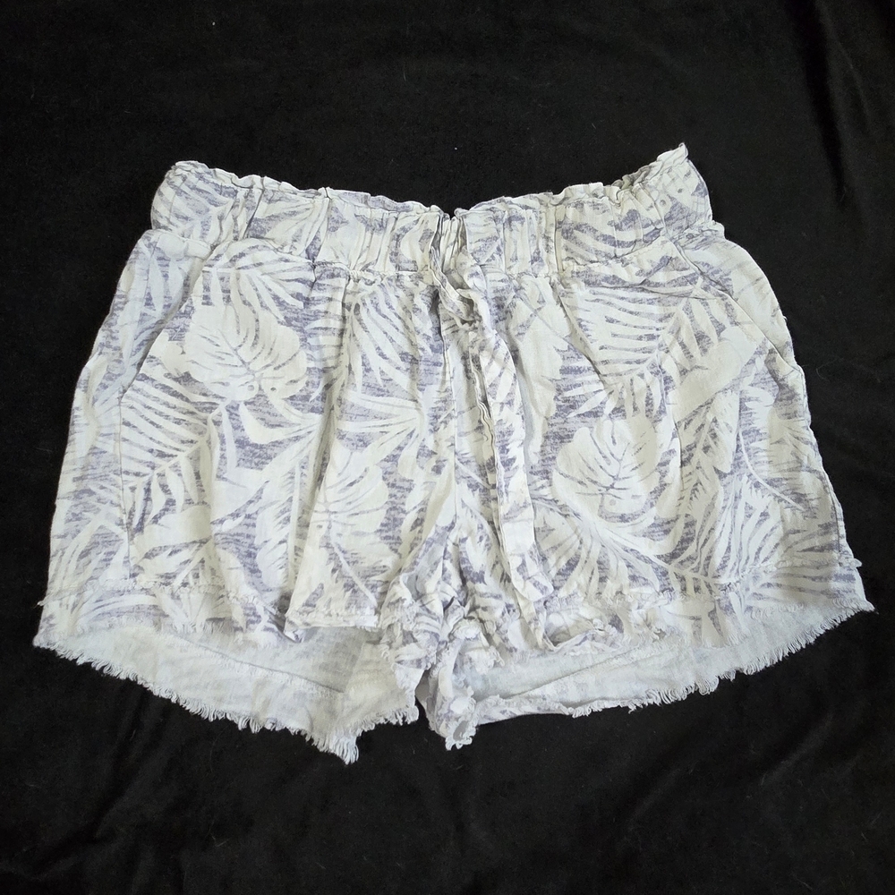 Rewash High Waist White and Gray Leaf Print Shorts